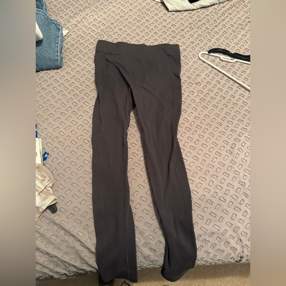 Gray Ribbed Leggings